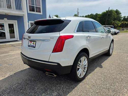 White 2017 Cadillac XT5 Premium Luxury