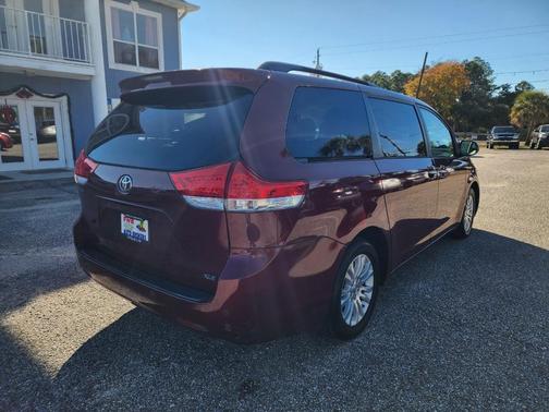 2012 Toyota Sienna XLE