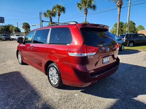 2012 Toyota Sienna XLE