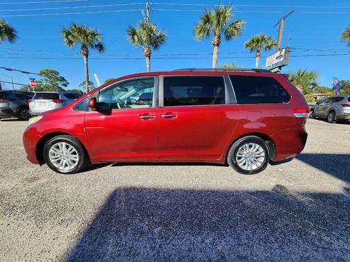 2012 Toyota Sienna XLE