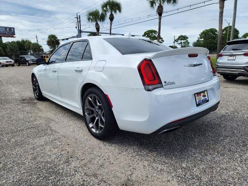 2017 Chrysler 300 S