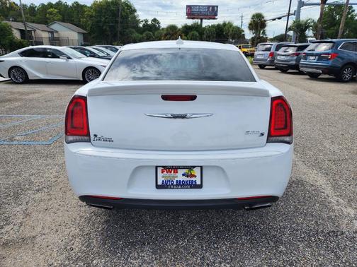 2017 Chrysler 300 S