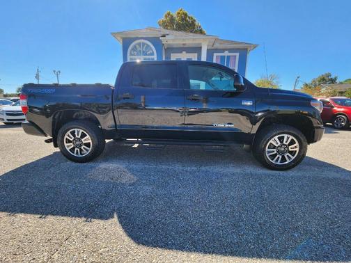 2018 Toyota Tundra SR5