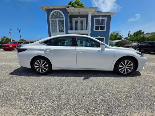 Eminent White Pearl 2021 Lexus ES 350 Base
