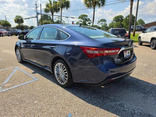 Parisian Night Pearl 2017 Toyota Avalon Limited