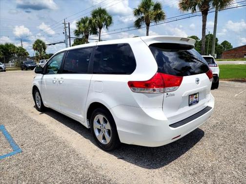 2012 Toyota Sienna 5dr 7-Pass Van I4 FWD (Natl)