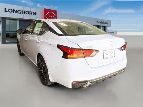 2025 Nissan Altima SR FWD