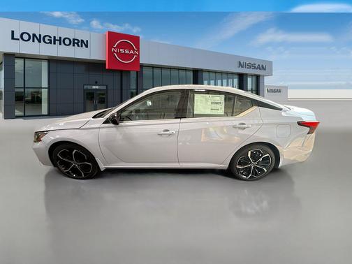 2025 Nissan Altima SR FWD