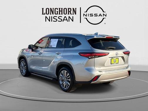 2023 Toyota Highlander Platinum