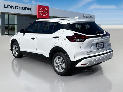 2025 Nissan Kicks S