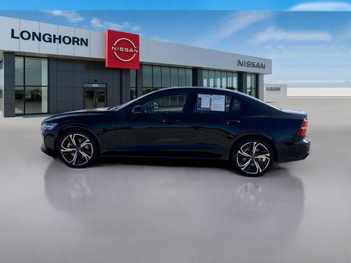 2024 Volvo S60 B5 Plus Dark Theme