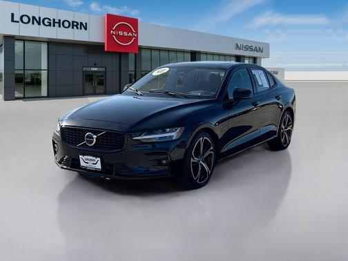 2024 Volvo S60 B5 Plus Dark Theme