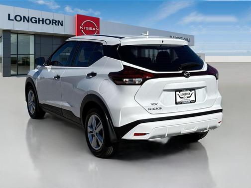 2025 Nissan Kicks S