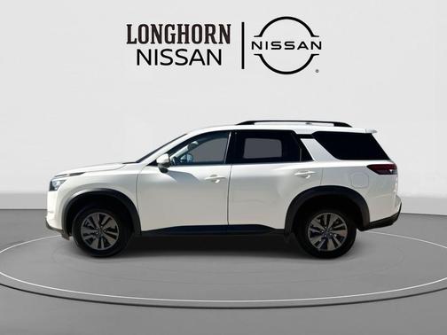 2023 Nissan Pathfinder SV FWD