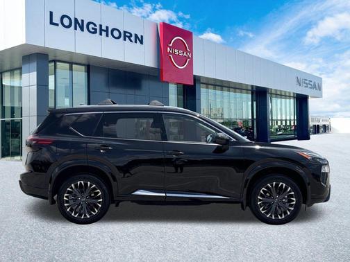 2025 Nissan Rogue Platinum