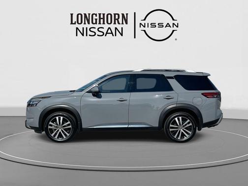 2025 Nissan Pathfinder Platinum FWD