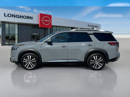 2025 Nissan Pathfinder Platinum FWD