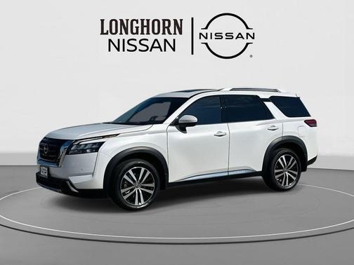2025 Nissan Pathfinder Platinum 4WD