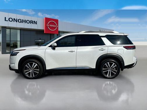 2025 Nissan Pathfinder Platinum 4WD