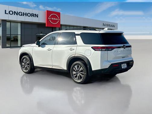 2025 Nissan Pathfinder SV FWD