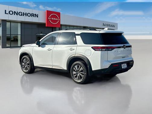 2025 Nissan Pathfinder SV FWD