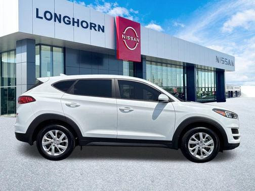 2021 Hyundai TUCSON SE