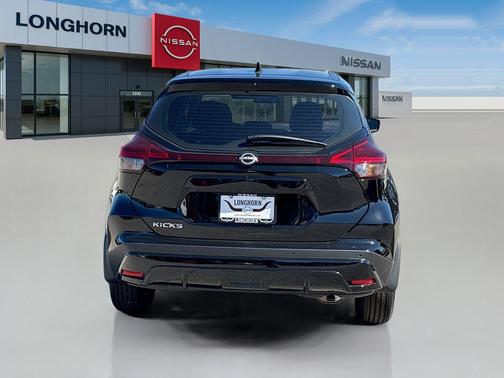 2025 Nissan Kicks S
