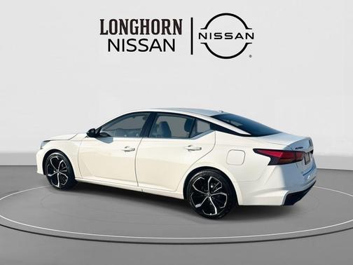 2023 Nissan Altima SR FWD