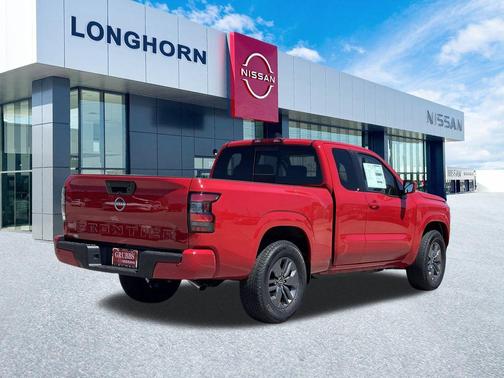 2025 Nissan Frontier SV
