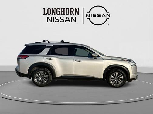 2022 Nissan Pathfinder SV 2WD