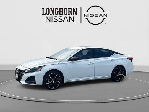 2025 Nissan Altima SR FWD