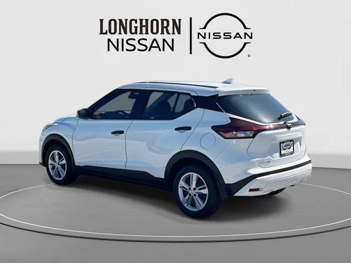 2025 Nissan Kicks S