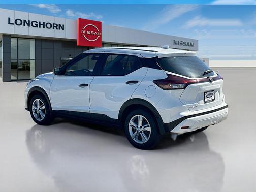 2025 Nissan Kicks S