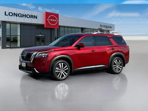 2025 Nissan Pathfinder Platinum FWD