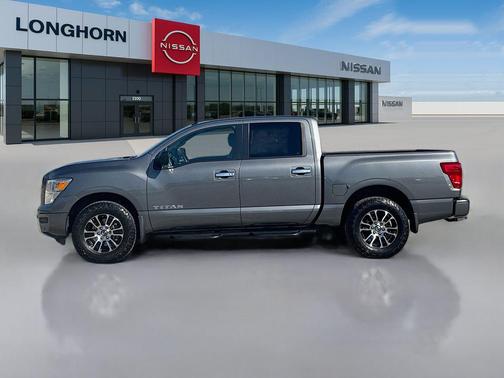 2021 Nissan Titan SV