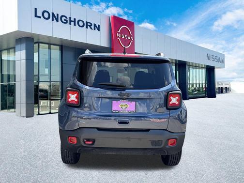 2023 Jeep Renegade Trailhawk