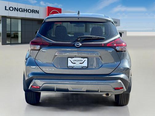 2025 Nissan Kicks S
