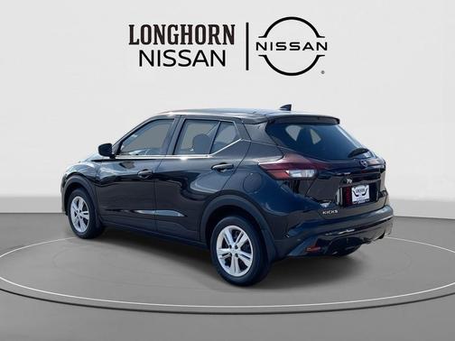 2025 Nissan Kicks S
