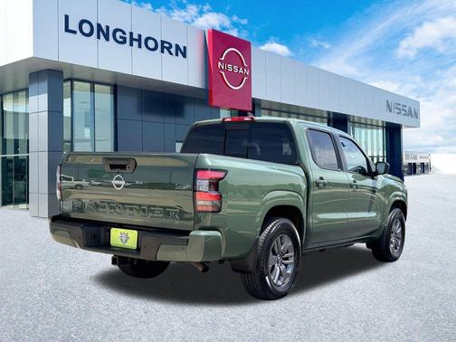 2025 Nissan Frontier SV