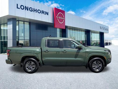 2025 Nissan Frontier SV