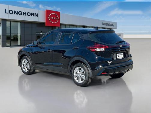 2025 Nissan Kicks S