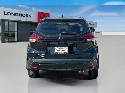 2025 Nissan Kicks S
