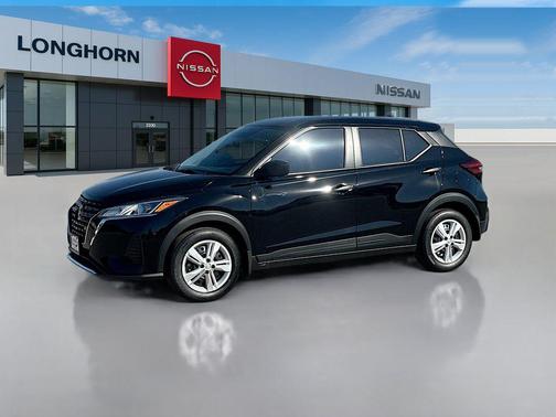2025 Nissan Kicks S