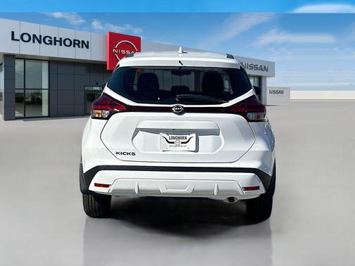 2025 Nissan Kicks S