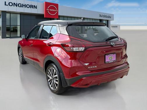 2023 Nissan Kicks SV