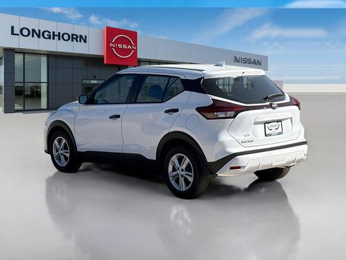 2025 Nissan Kicks S