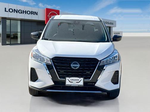 2025 Nissan Kicks S