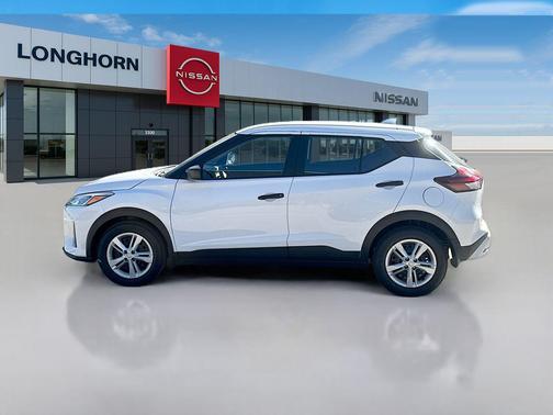2025 Nissan Kicks S