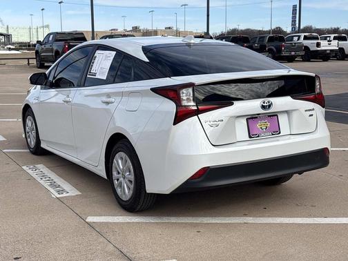 2022 Toyota Prius L