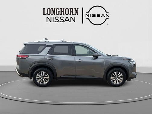 2023 Nissan Pathfinder SL 4WD